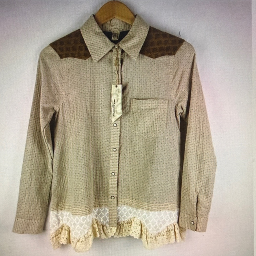 Gimmicks by BKE  Women Beige Long Sleeve Shirt Size XS  NWT